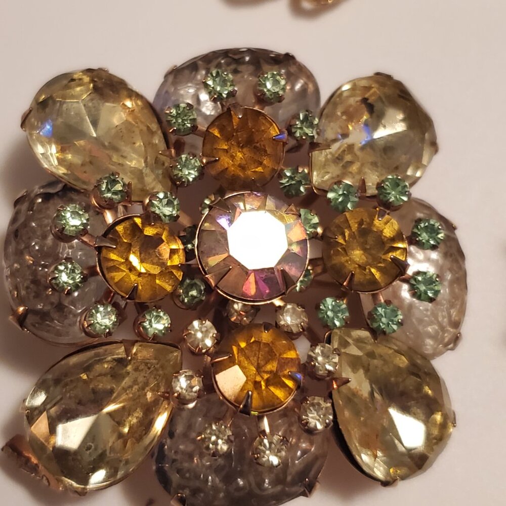 6 Pins or Brooches, items # A -1210-1215.  wt. 142 grams . - Picture 13 of 14